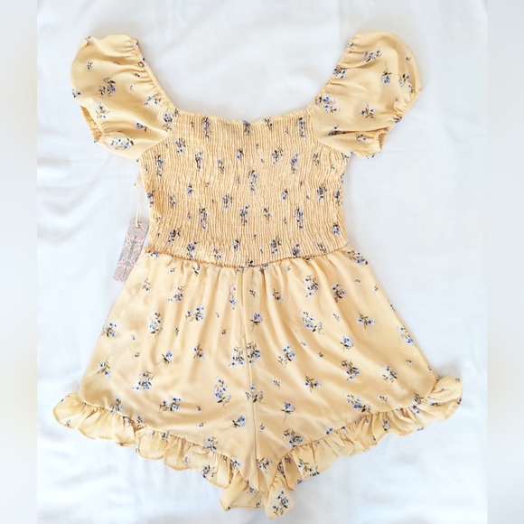 Short Romper by Iris Basic, women size small floral design - Picture 4 of 12